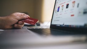 Doppia autenticazione per i pagamenti online, la paura di una frenata negli acquisti