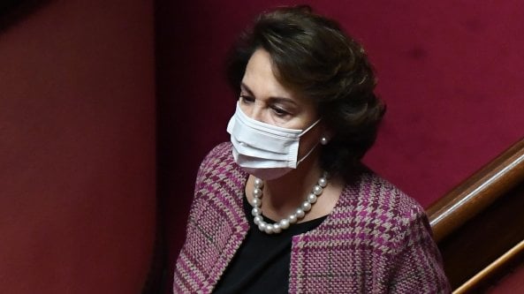 Crisi di governo, il giorno delle strategie. Nasce al Senato il gruppo degli Europeisti pro Conte, sono in 10. Lonardo: 
