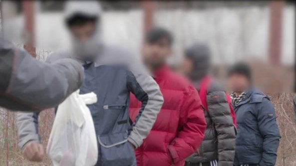 Bosnia, il racconto dei migranti che vivono nell'ex-fabbrica dedicata a Tito