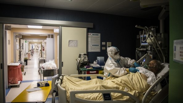 Covid, i dati. Ancora un aumento settimanale dei casi: +6,2%