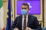 Virus, AstraZeneca chiede l'ok all'Ema per il suo vaccino. Arrivate in Italia le prime dosi di Moderna