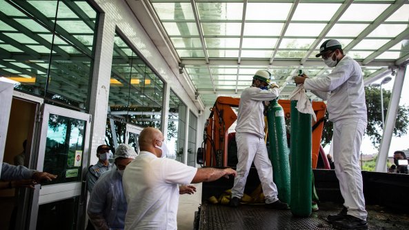 Brasile, il dramma di Manaus: finito l'ossigeno, l'appello di medici e infermieri sui social