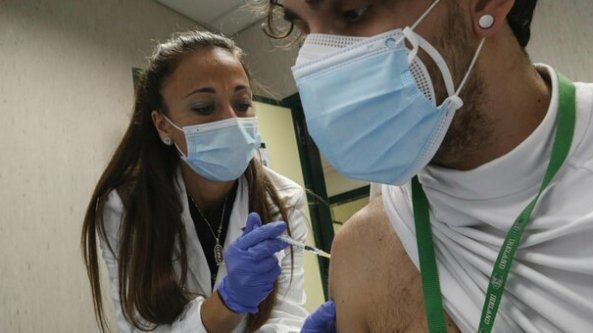Vaccino anti Covid anche per gli studenti di Medicina e delle professioni sanitarie