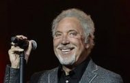 Tom Jones, nuovo album per gli 80 anni: 'Surrounded by Time' esce ad aprile