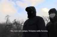 Bosnia, fra i migranti che vivono nella neve fuori dal campo profughi   di Andrea Lattanzi ed Edorado Bianchi   