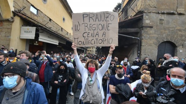 Firenze, Nardella sfida i ristoratori ribelli