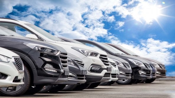 L'inaspettata crescita dei listini auto: +2,4% nel 2020