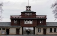 Germania, sportivi della domenica sugli slittini a Buchenwald: slalom intorno alle tombe