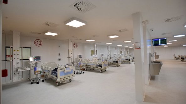 Ospedale Covid in Fiera a Bari, non solo costi lievitati: la struttura da 17 milioni è a rischio dopo la pandemia