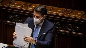 Crisi e numeri: con Iv o con Berlusconi, tutte le ipotesi dei possibili governi senatori alla mano