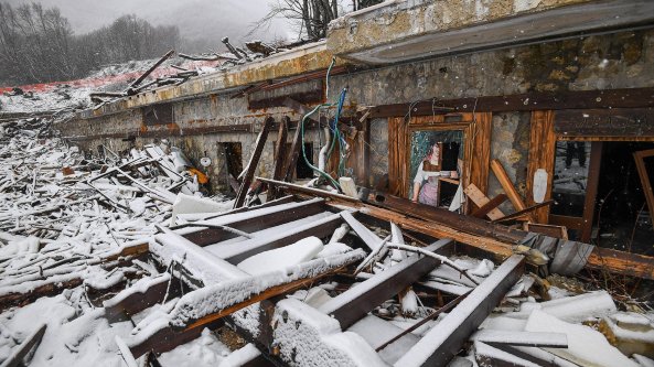 Rigopiano, quattro anni fa la strage nell'hotel sulla neve. Il sopravvissuto Matrone ricorda la moglie: 
