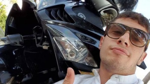 Luca Tosi, morto sullo scooter per schivare una buca: sotto accusa per omicidio colposo chi doveva riparare la strada