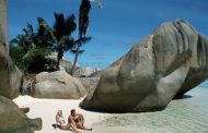 Le Seychelles riaprono ai turisti, purché siano vaccinati contro il Covid