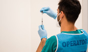 Un medico siracusano vaccinato è positivo al Covid