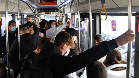 Coronavirus, per il rientro a scuola a Roma 1.500 corse Atac in più e 150 vetture per le linee 