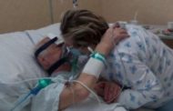 Covid: il bacio dei coniugi veneti sulla mascherina all'ospedale di Cittadella