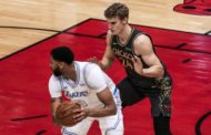Basket Nba, Lakers inarrestabili in trasferta. Curry da record, Vincono i Nets