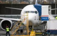 Indonesia, precipita in mare un Boeing partito da Giacarta: 62 le persone a bordo