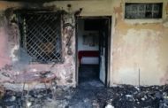 Roma, lanciano botti in un giardino a Capodanno e danno fuoco a tutta la casa: 