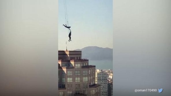Giù dal grattacielo appesi ad un elastico: sui social le riprese acrobatiche di 