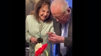 Francia, Jean-Marie Le Pen si sposa in segreto senza invitare le figlie: l'ultima provocazione del patriarca dell'estrema destra