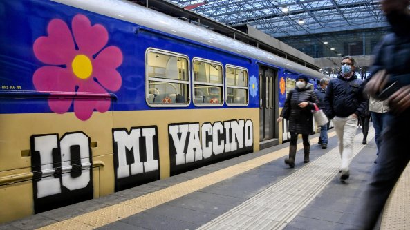 Vaccini Pfizer. Il direttore generale dell'Aifa: 