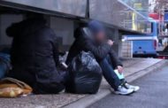 Sotto i ponti e sotto i palazzi: così vivono gli ultimi della città