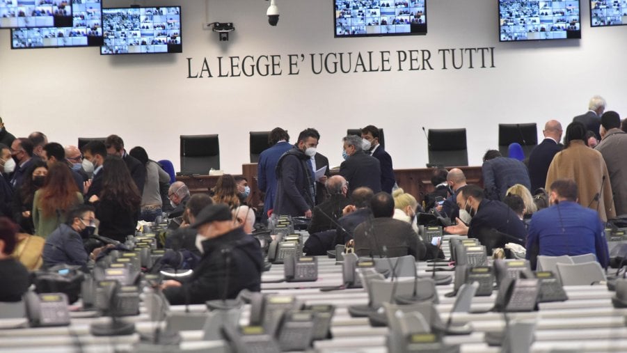 'Ndrangheta, nell'aula bunker di Lamezia Terme comincia il maxi processo Rinascita Scott