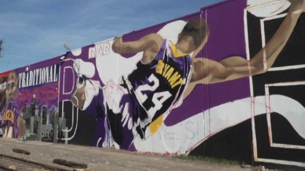 Un anno senza Kobe Bryant: così i writers omaggiano il campione Nba   