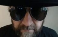 Arriva il cantautore Johnny Cashback, il rimborso  diventa una parodia
