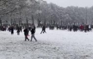 La maxi battaglia a palle di neve costa 20mila sterline di multa