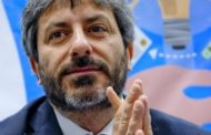 Crisi di governo, laureato, appassionato del Napoli e con una lunga militanza a sinistra: chi è Fico l'esploratore