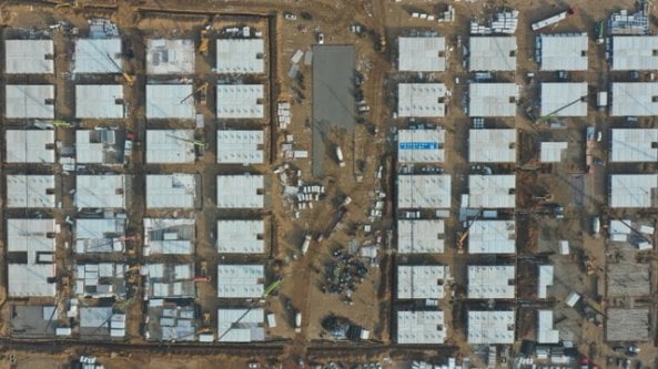 In Cina crescono i contagi: nasce un maxi centro per la quarantena