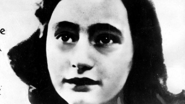 '#AnneFrank. Vite parallele', un documentario per non dimenticare. E il Piccolo Teatro ricostruisce la stanza