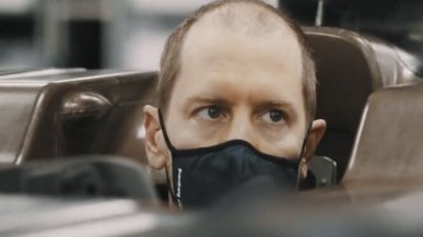 Formula 1, Vettel quasi calvo in Aston Martin: il nuovo look diventa virale
