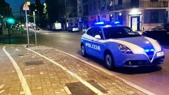 Parma, picchia e accoltella il marito: arrestata per maltrattamenti in famiglia