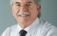 Razzi si gode lo show: 