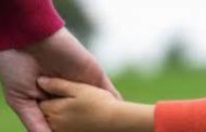 Prima la spugna in bocca Poi la morte con i giochi: la madre uccide il figlio