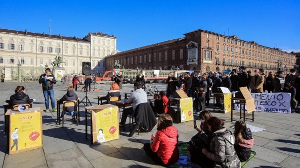 Scuola, da lunedì 1 milione di ragazzi torna sui banchi. Ma continuano scioperi, occupazioni e proteste