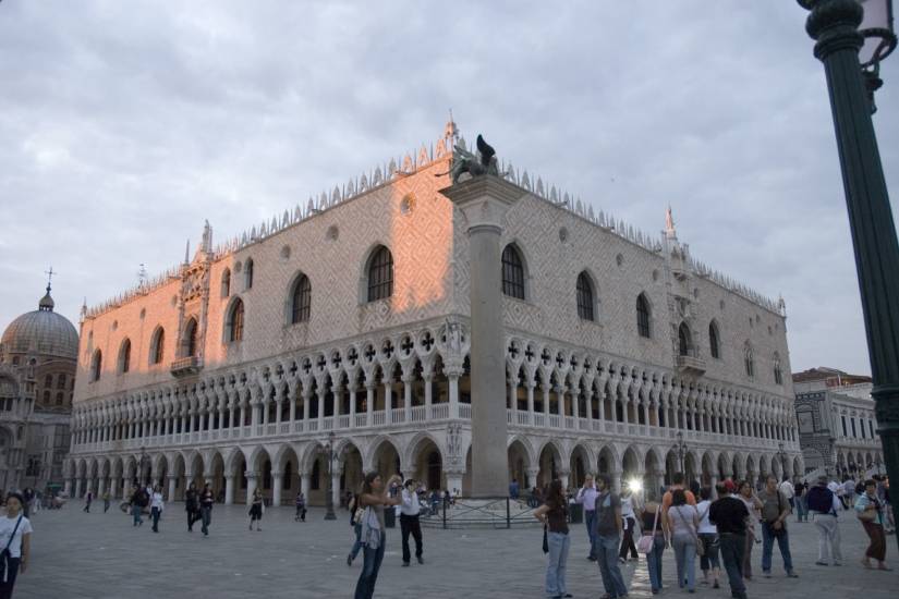 Appello per scongiurare la morte dell'arte a Venezia
