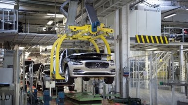 Scossa Volvo, triplicata la produzione di auto elettriche