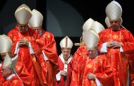 I vescovi mollano Conte: 
