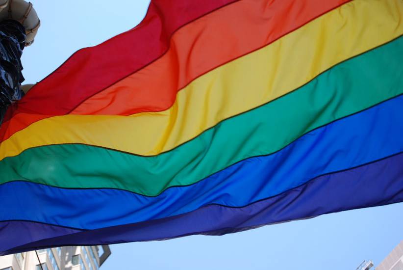 Ora #SoloDueGeneri diventa virale. E i progressisti si scandalizzano
