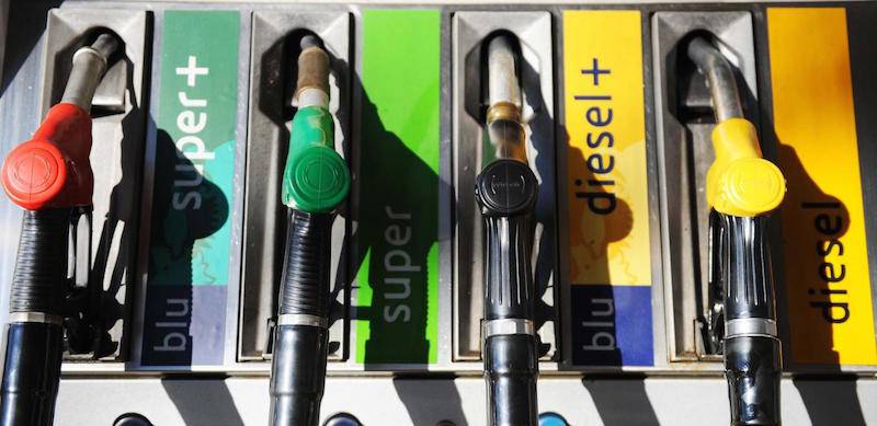 Via la tassa sulla benzina: che cosa cambia in Liguria