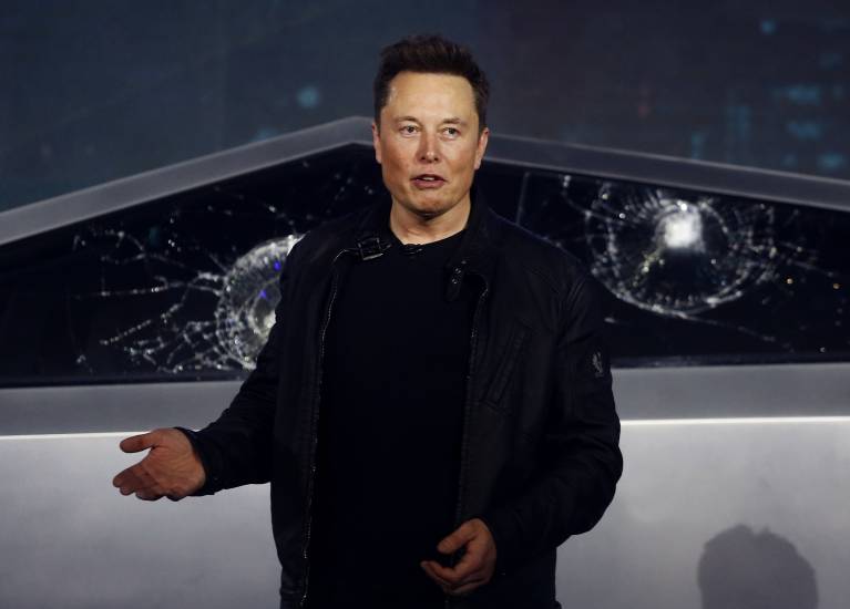 Guerra spaziale Musk-Bezos. 