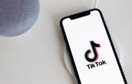 Lanciava sfide estreme su TikTok ai follower, denunciata 48enne
