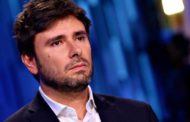I 5S ora riaprono a Renzi. L'ira di Dibba: 