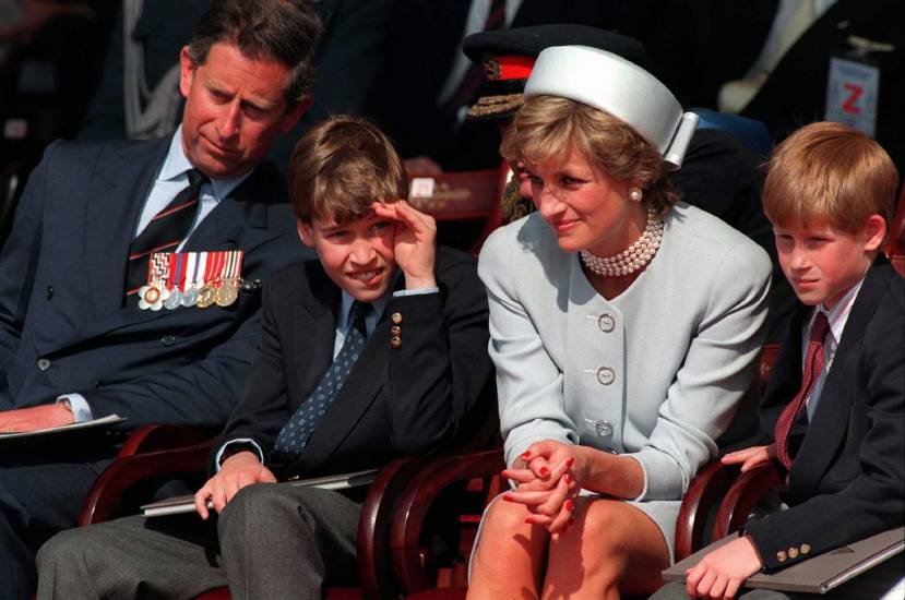 L'incidente e quel colpo in testa La verità su Lady Diana e Carlo