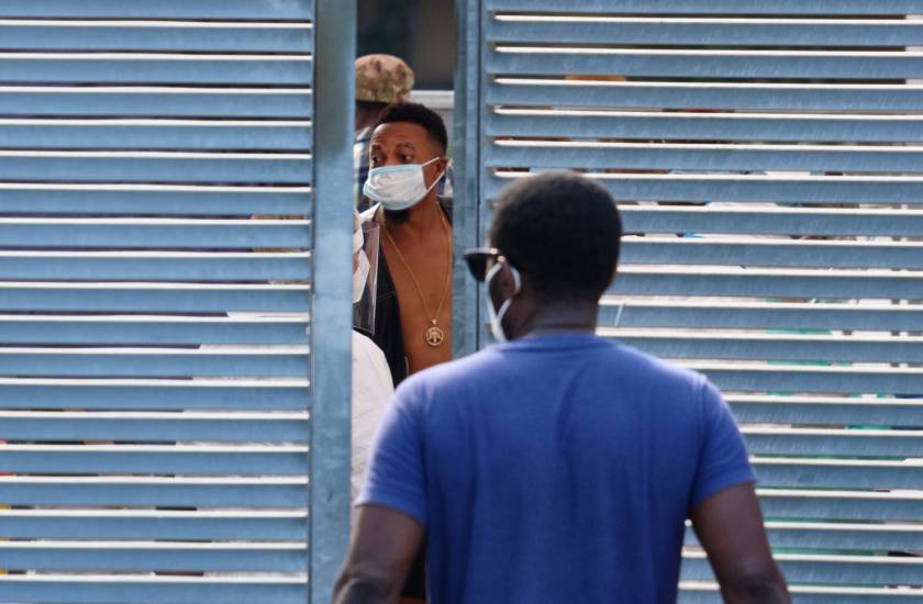 Una valanga di richieste d'asilo. l'assalto dei migranti ai tribunali