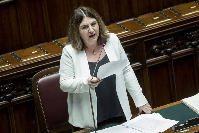Il governo si spacca anche sul lavoro. E i saldi sono un flop